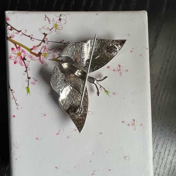Jewelry Stunning silver butterfly brooch - Picture 3 of 3